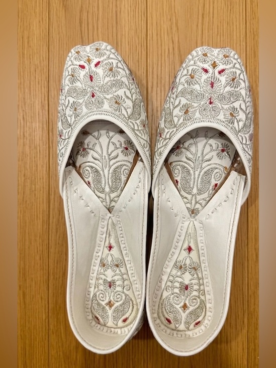 Shoes - Hand-Embroidered Cream & Gold Leather shoes Juttis / Mojris